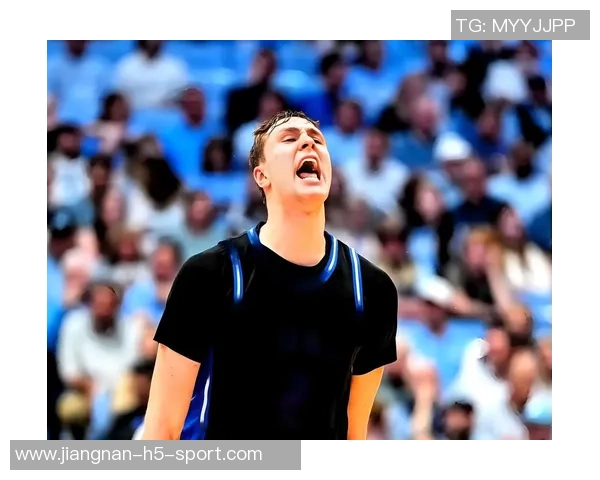 浓眉首节表现低迷外线未开仅得4分2篮板正负值惨淡12